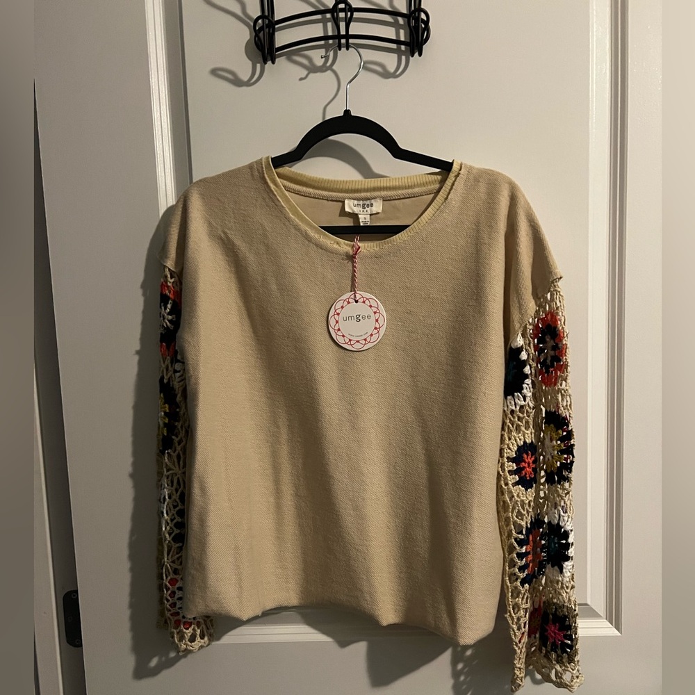 Umgee Beige Top with Crochet Sleeves